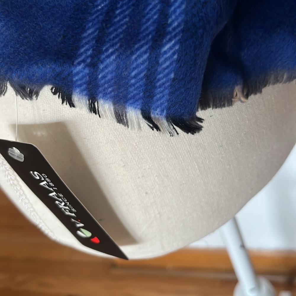Eco V. Fraas Long Scarf Blue plaid  nwt - Picture 7 of 8